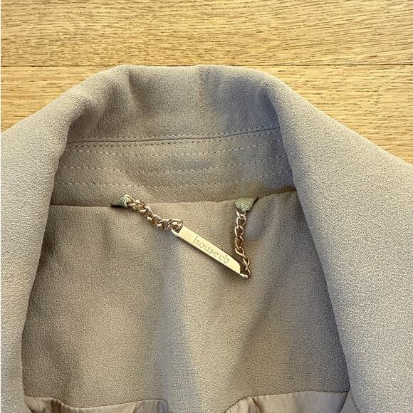 House of CB - Button Front Fitted Blazer in Beige - Picture 4 of 6